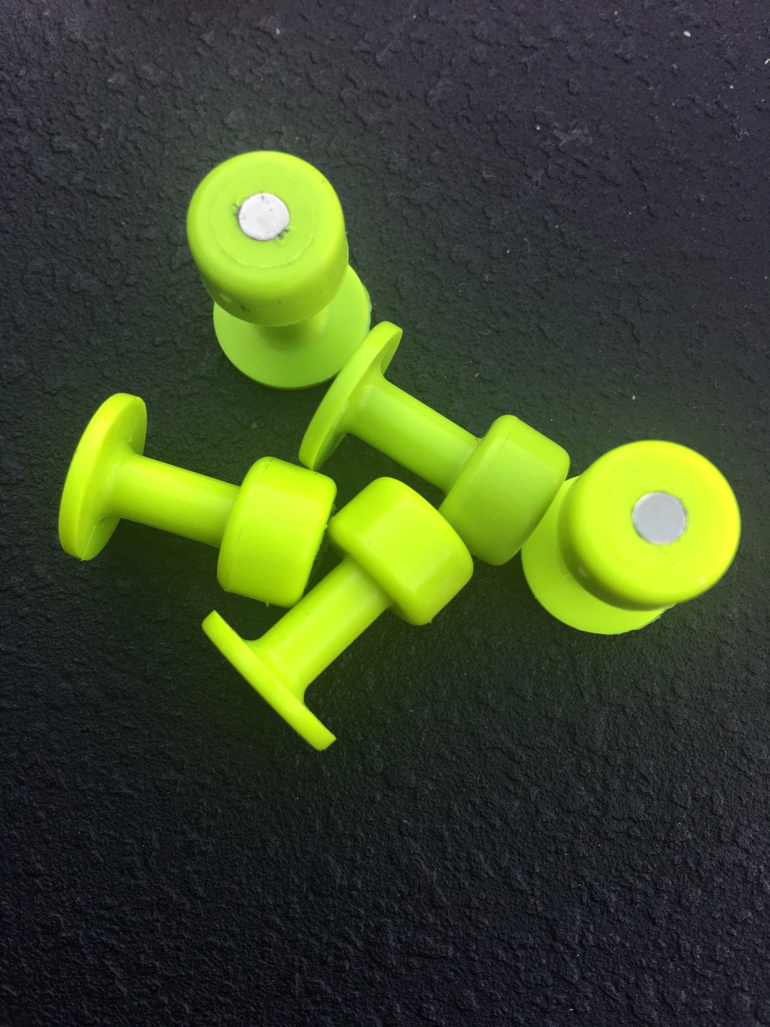 Magnitabs MagnaTabs- Magnetized 15mm Gang Green Smooth Tabs 5 pack